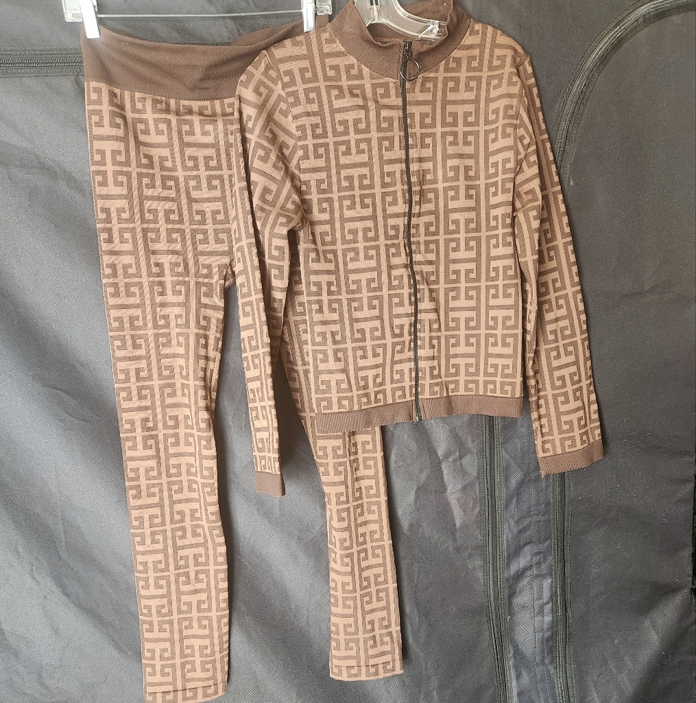 Eye Candy Brown Geometric Leggings Set